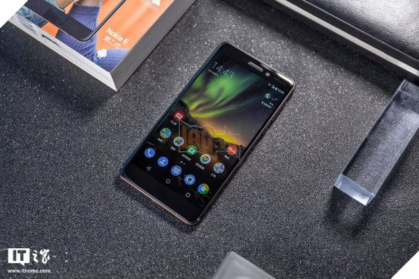 Cận cảnh Nokia 6 (2018): Vẫn giữ được chất cứng cáp của người tiền nhiệm - Ảnh 7.
