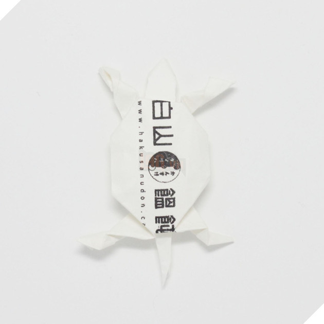 Chuyện lạ Nhật Bản: Với hơn 13.000 vỏ đũa vô giá trị, anh chàng này đã mở hẳn một triển lãm Origami khiến ai cũng phải trầm trồ