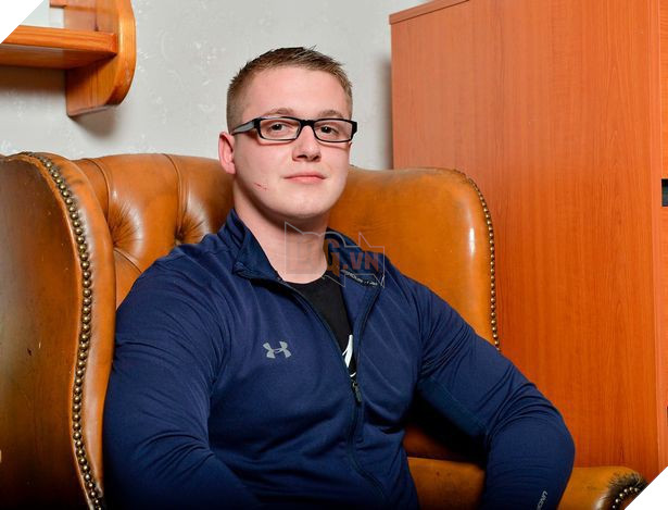 Chơi thử game Candy Crush, bà mẹ nghiện luôn đến quên ăn quên ngủ rồi chuốc lấy hậu quả khốn khổ - Ảnh 2.