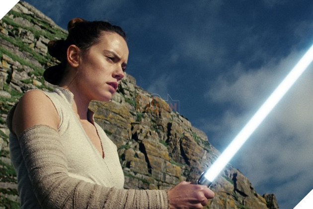 
Nữ diễn viên Daisy Ridley thủ vai nữ chính Rey trong Star Wars: The Last Jedi.
