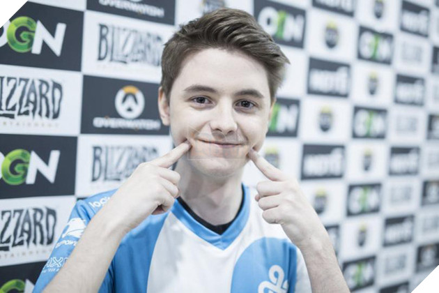 
Lucas Mendokusaii Hakansson
