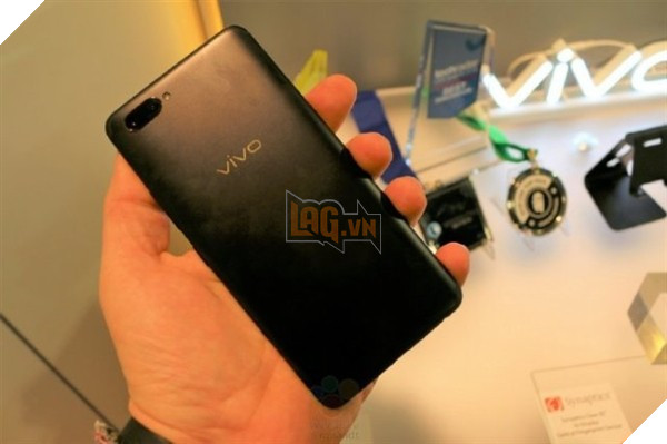 Smartphone đầu tiên trên thế giới có cảm biến vân tay dưới màn hình của Vivo sẽ được trình làng vào ngày 24/1, giá chỉ 625 USD - Ảnh 4.