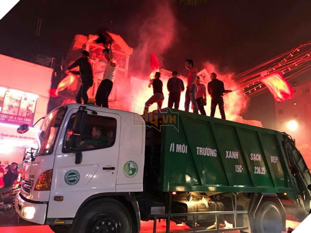 Những hình ảnh đẹp trong đợt Siêu Bão mừng U23 Việt Nam vào chung kết châu Á 6