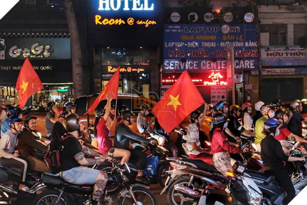 Những hình ảnh đẹp trong đợt Siêu Bão mừng U23 Việt Nam vào chung kết châu Á 2