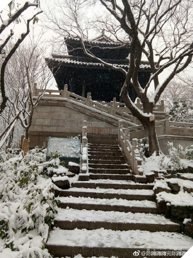 Chưa bao giờ nh&#236;n tuyết rơi m&#224; người h&#226;m mộ lại ng&#225;n ngẩm, thương cho c&#225;c ch&#224;ng trai U23 Việt Nam đến vậy - Ảnh 5.