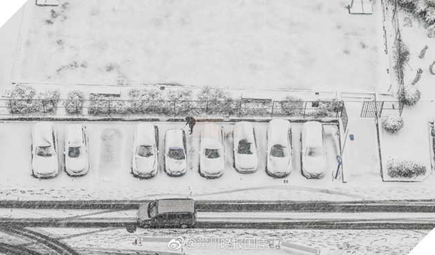 Chưa bao giờ nh&#236;n tuyết rơi m&#224; người h&#226;m mộ lại ng&#225;n ngẩm, thương cho c&#225;c ch&#224;ng trai U23 Việt Nam đến vậy - Ảnh 5.