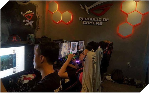 
Tập thể YG vẫn phải tập luyện tại QTV Center
