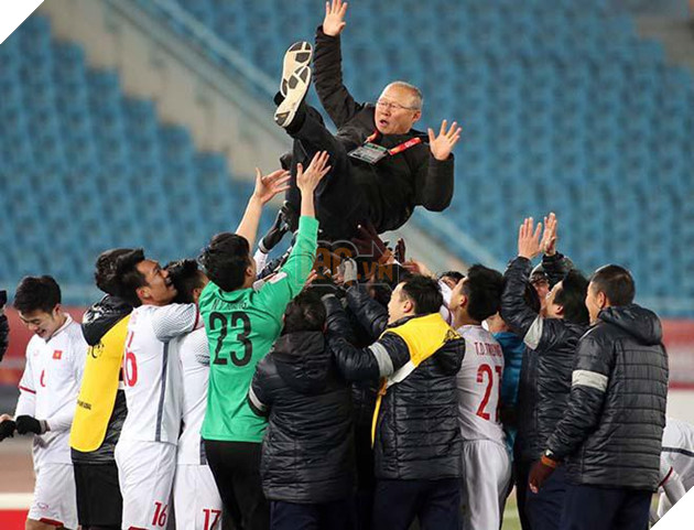 HLV Park Hang Seo trả lời báo Thái Lan: Cầu thủ Việt Nam ngang tầm Nhật và Hàn - Ảnh 2.