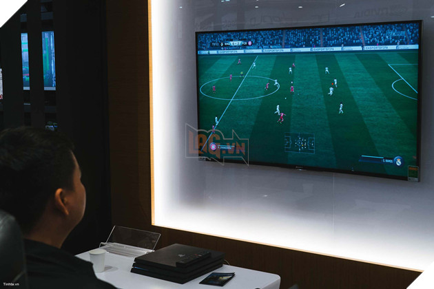 Việt Nam chính thức có "siêu thị" dành riêng cho game thủ, vào chơi thử chán chê rồi mới chọn mua