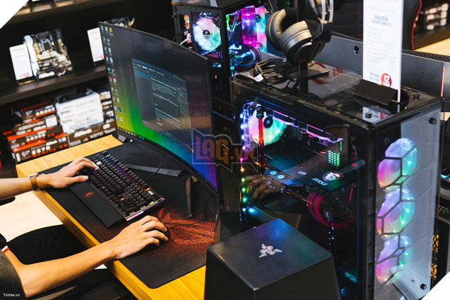 Việt Nam chính thức có "siêu thị" dành riêng cho game thủ, vào chơi thử chán chê rồi mới chọn mua