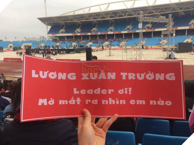 Cười vỡ bụng với nghìn lẻ một khẩu hiệu cổ vũ U23 Việt Nam cực ấn tượng của cổ động viên cả nước - Ảnh 6.