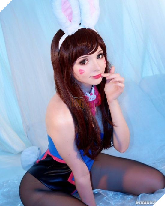 Nóng mắt với cosplay D.Va chân thon cực gợi cảm trong Overwatch
