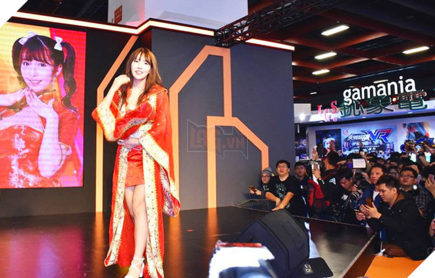 
Nữ diễn viên Yua Mikami gây náo loạn khi xuất hiện tại Taipei Game Show 2018
