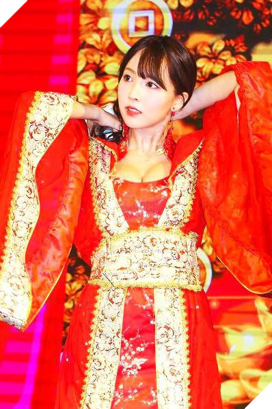 Sao phim người lớn Yua Mikami gây náo loạn tại triển lãm game tại Đài Loan, Trung Quốc