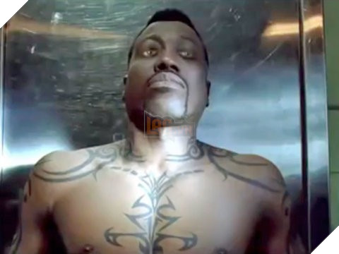 
Đấy không phải cặp mắt thực của Wesley Snipes đâu
