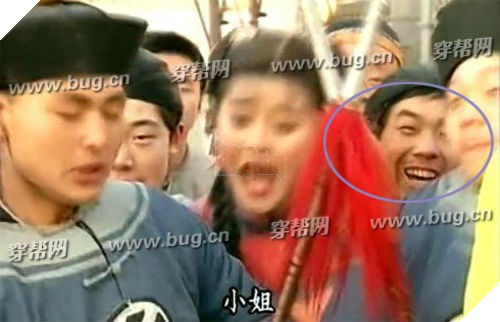 Phát lại sau 20 năm, Hoàn Châu cách cách bị khán giả soi ra nhiều sạn phim gây cười - Ảnh 5.