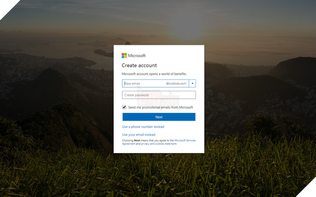 
Đầu tiên, các bạn phải đăng ký một tài khoản của Microsoft tại đây. Nếu đã có tài khoản cũ thì có thể bỏ qua bước này.
