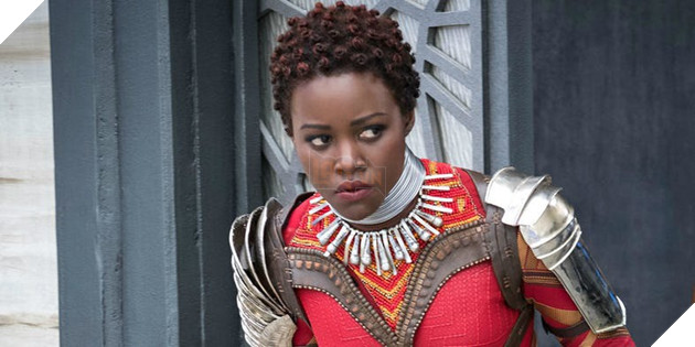 Dù hot thật, nhưng có đến 8 hạt sạn phi logic của "Black Panther" khiến fan ngớ người