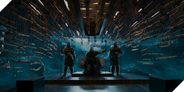 Dù hot thật, nhưng có đến 8 hạt sạn phi logic của "Black Panther" khiến fan ngớ người