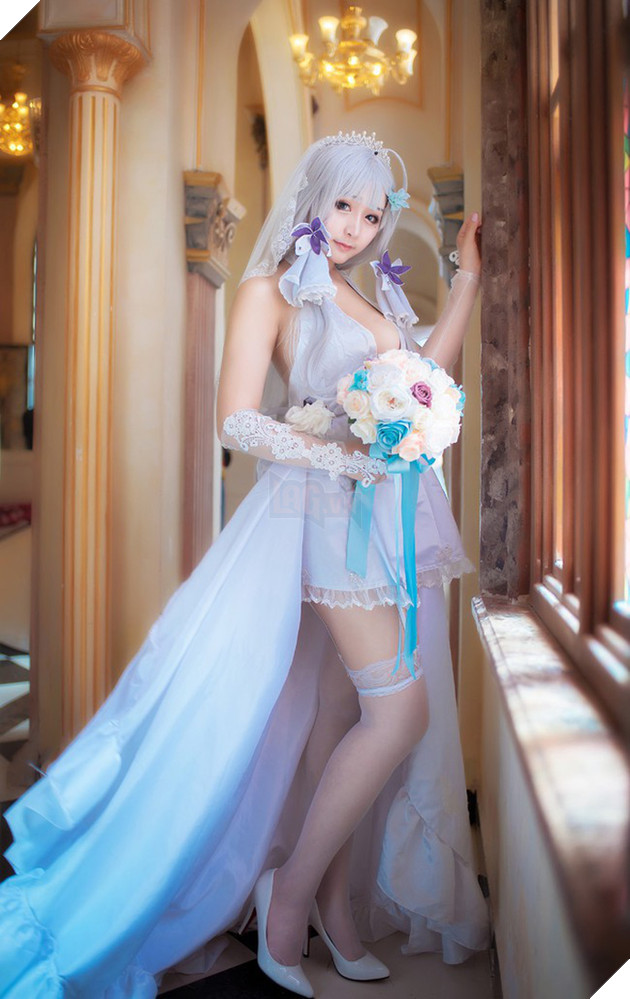 Bỏng mắt với bộ ảnh cosplay tuyệt đẹp về kiều nữ HMS Illustrious trong game Azur Lane