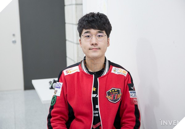 LMHT: Bị cạnh tranh vị trí, Untara chỉ trách bản thân mà không hề nói gì đến đàn em Thal