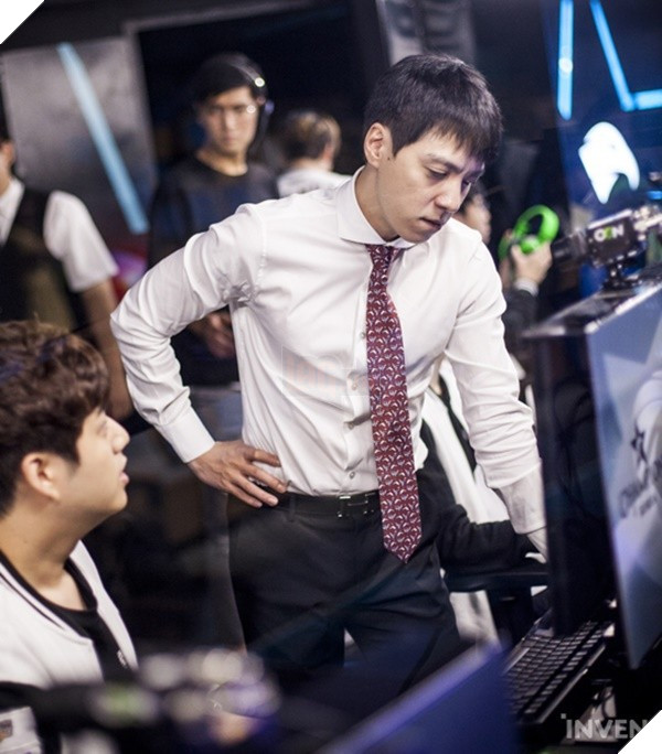 LMHT: HLV trưởng kkOma nói gì về 2 tân binh mới gia nhập hàng ngũ SKT T1?