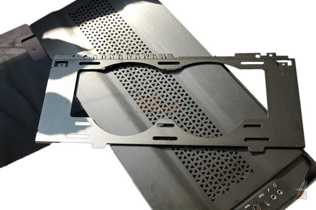  Review Corsair Obsidian 500D: Kính cường lực, nhôm xước và tất cả những gì bạn muốn 17