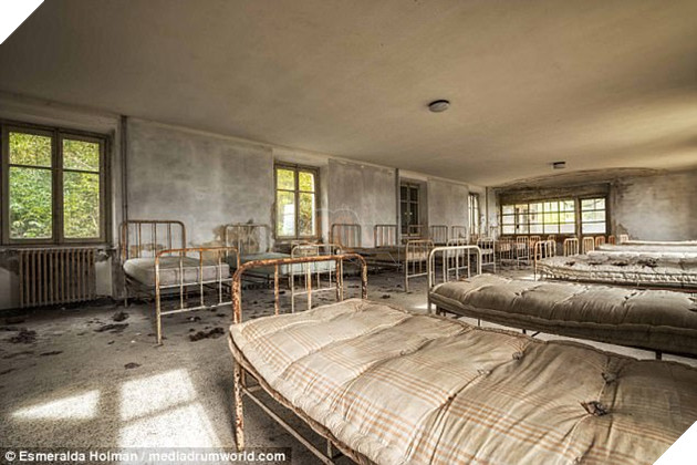 Những hình ảnh không khác phim kinh dị được chụp tại 1 nhà trẻ bị bỏ hoang 11