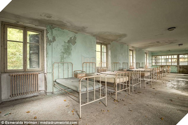 Những hình ảnh không khác phim kinh dị được chụp tại 1 nhà trẻ bị bỏ hoang 6