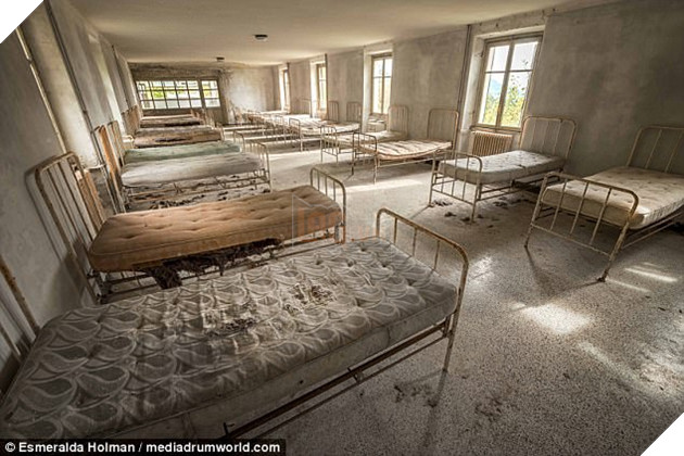 Những hình ảnh không khác phim kinh dị được chụp tại 1 nhà trẻ bị bỏ hoang 8