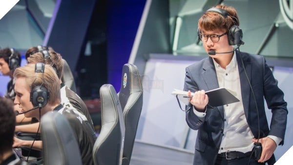 Peanut đã hỏi cả HLV SSong (HLV cũ của ROX Tigers và hiện giờ là TSM) và Huni trước khi quyết định đem Olaf ra sử dụng