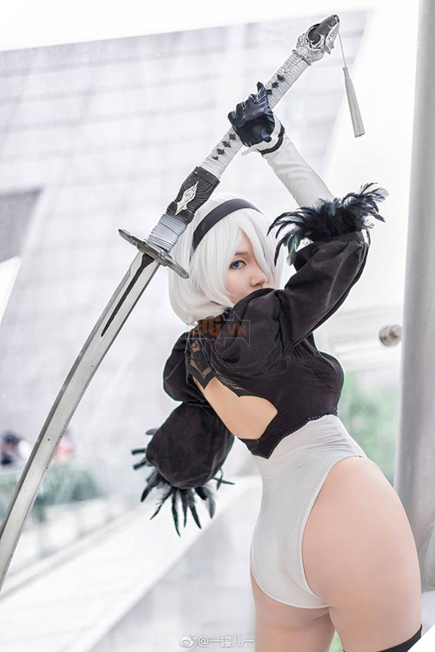 Bỏng mắt với cosplay về cô nàng 2B trong Nier: Automata