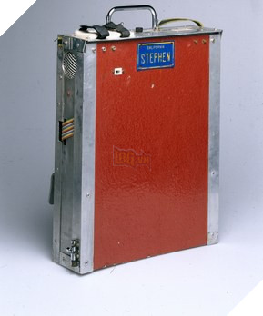 Mất khả năng nói từ năm 1985, Stephen Hawking đã làm cách nào để nói chuyện với thế giới? Hãy hỏi Intel - Ảnh 3.