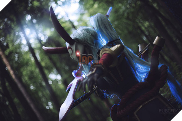 Cosplay Kalista chuẩn đến từng "centimet" trong Liên Minh Huyền Thoại