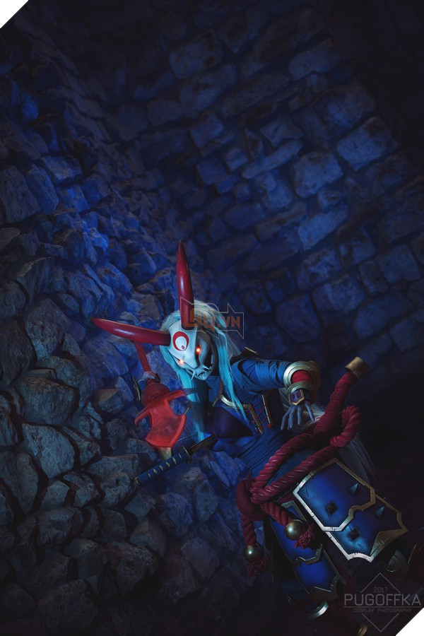 Cosplay Kalista chuẩn đến từng "centimet" trong Liên Minh Huyền Thoại