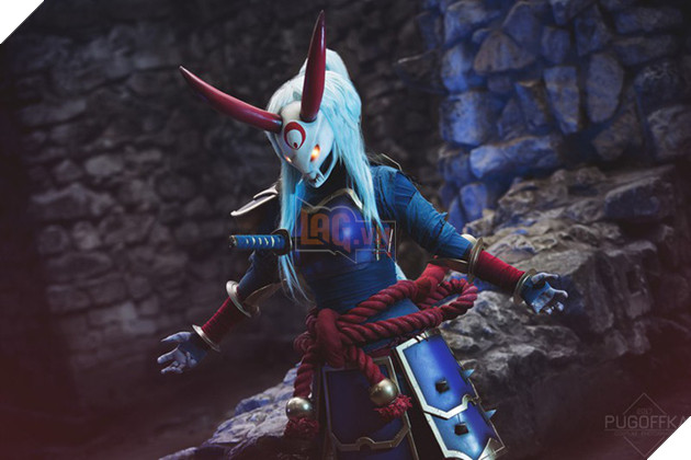 Cosplay Kalista chuẩn đến từng "centimet" trong Liên Minh Huyền Thoại