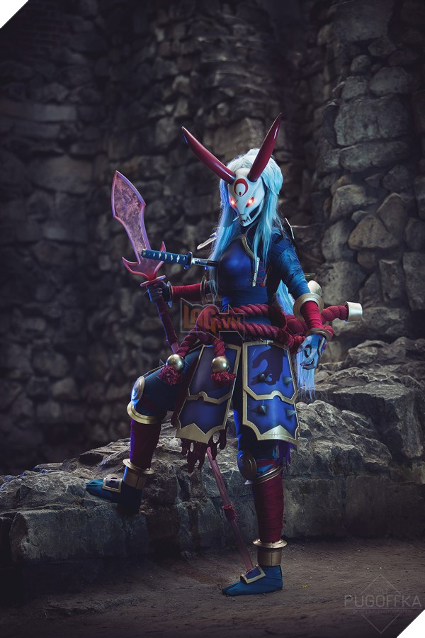 Cosplay Kalista chuẩn đến từng "centimet" trong Liên Minh Huyền Thoại