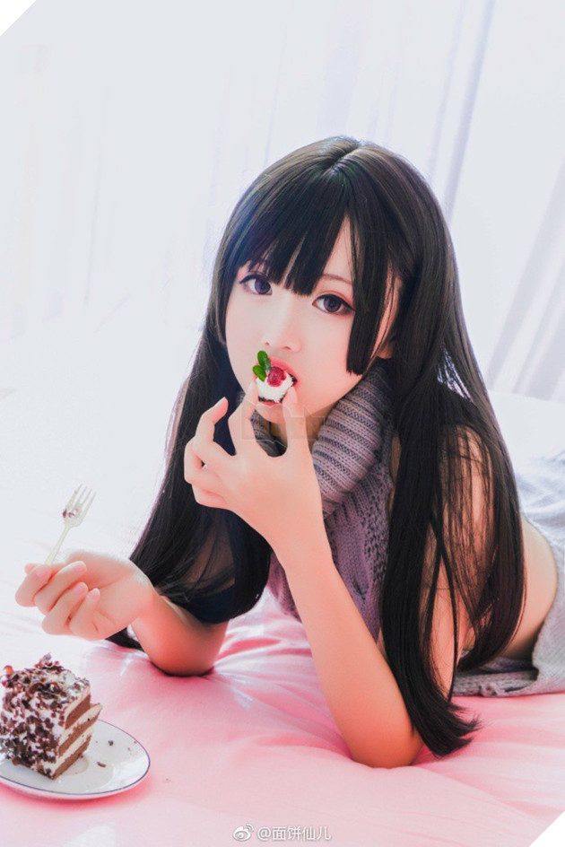 Chảy máu mũi với bộ ảnh cosplay về chiếc "Áo Len Khiêu Khích"