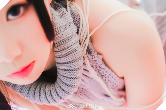 Chảy máu mũi với bộ ảnh cosplay về chiếc "Áo Len Khiêu Khích"