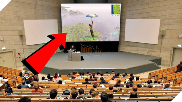 Không muốn học trò chơi Fortnite Mobile trong lớp học, một thầy giáo đã cầu cứu sự trợ giúp từ NPH