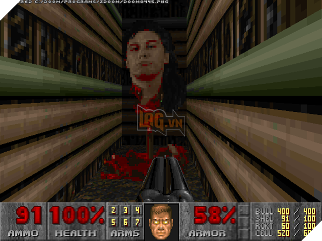 Có vẻ như anh chàng John Romero này thích việc để người chơi bắn vào mặt mình