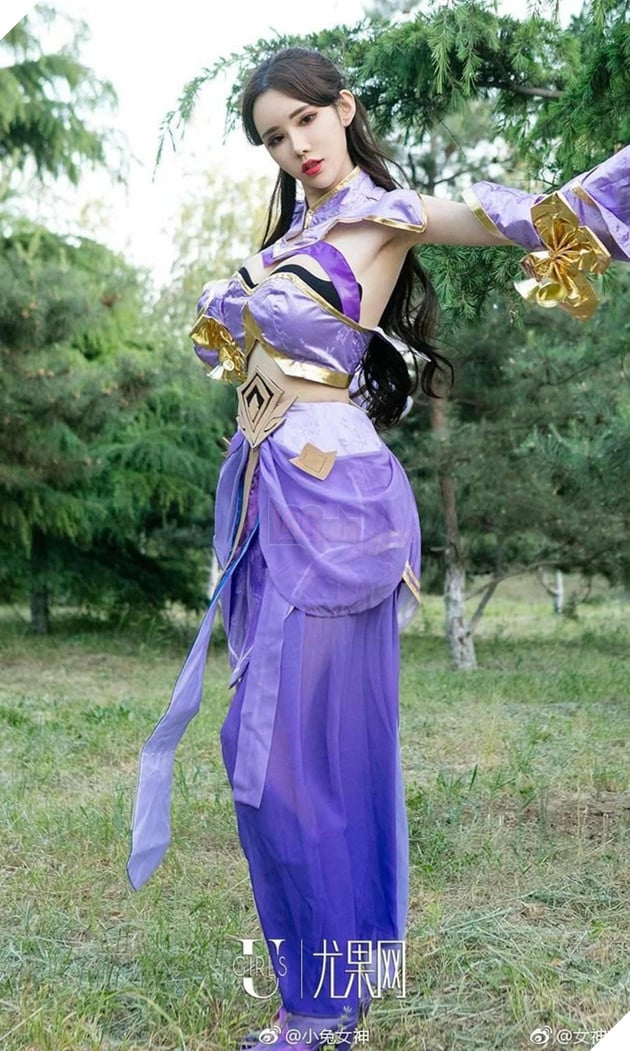 Lại bỏng mắt với cosplay nữ tướng Luna trong Vương Giả Vinh Diệu