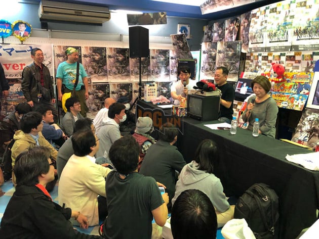 
Bà Hisako Akitani trả lời họp báo về quyết định đóng cửa MaYa
