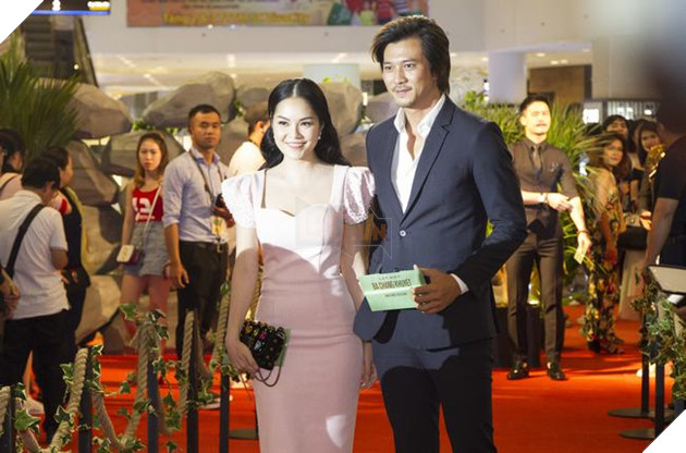 Dương Cẩm Linh đi cùng Hà Việt Dũng