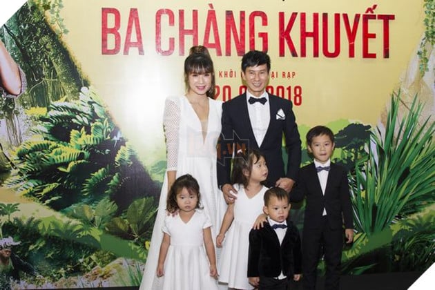 Đại gia đình Lý Hải - Minh Hà xuất hiện tại buổi Họp báo với tư cách Nhà sản xuất bộ phim