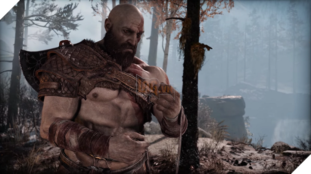Chiến binh Kratos nay đã già, với những vết tích năm xưa dần phai mờ