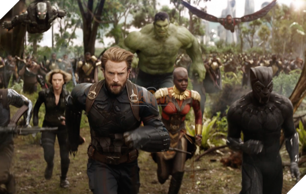 
Black Panther cùng các siêu anh hùng và chiến binh của mình bảo vệ quê hương Wakanda,
