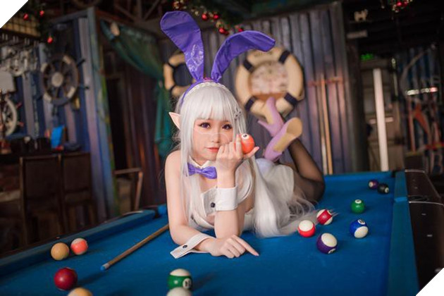 Cosplay người đẹp tóc trắng cực dịu dàng, quyến rũ trong Re:Zero