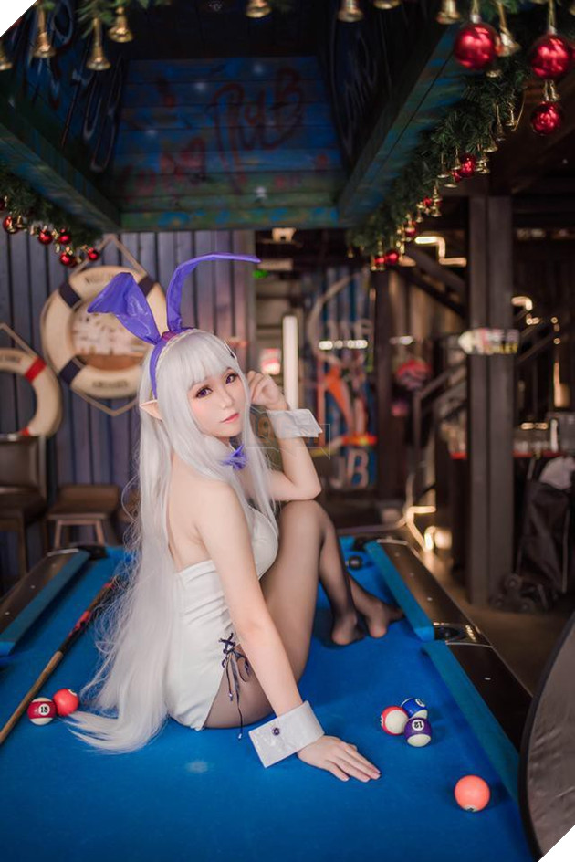 Cosplay người đẹp tóc trắng cực dịu dàng, quyến rũ trong Re:Zero