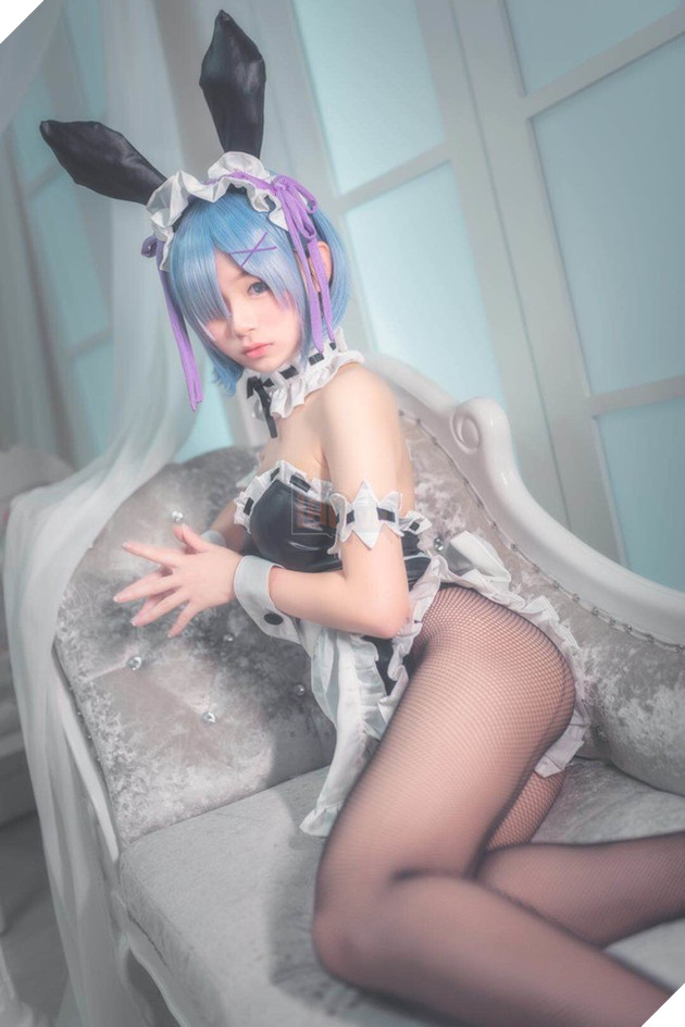 Lại bỏng mắt với cosplay nàng hầu Rem cực gợi cảm trong Re:Zero